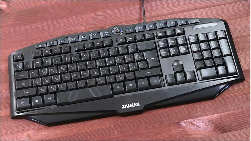 Мультимедийные клавиатуры от ZALMAN, обладающие достаточно строгим видом, помимо базового функционала, предлагают ряд дополнительных клавиш и несколько других интересных особенностей. Игровая же модель может похвастаться менее строгим обликом, а также хор