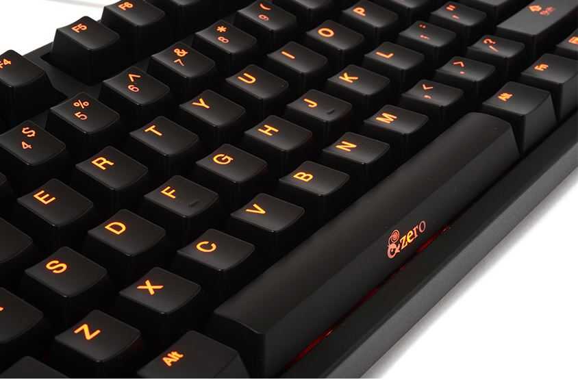 Наиболее простая из механических клавиатур линейки Ducky Zero, которая способна за весьма разумную стоимость предложить высокий уровень надежности, замечательные переключатели Cherry MX и поддержку технологии NKRO (N-Key Rollover), позволяющую одновременн