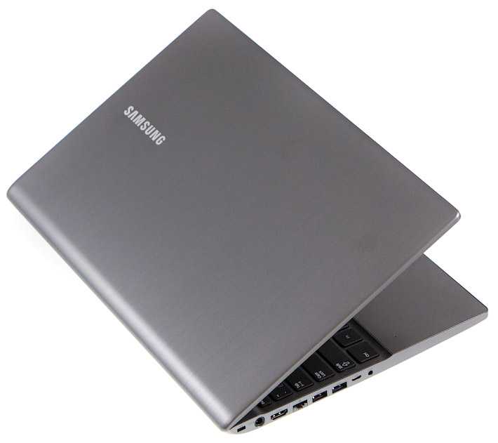 Ноутбук в металлическом корпусе. Samsung 700z5a Chronos. Ноутбук Samsung серый. Ноутбук самсунг серый 2010. Ноутбук самсунг старый серый.